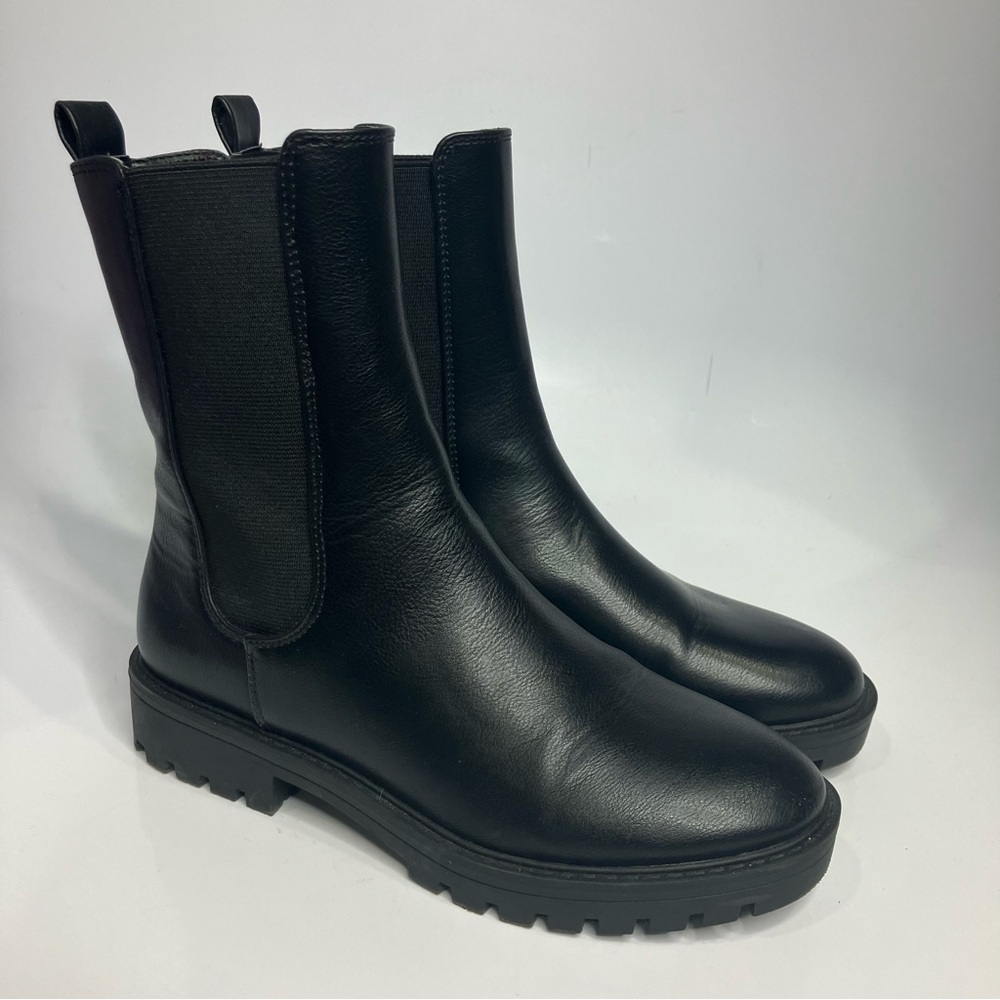 Loft Lug Sole Chelsea boots black faux leather women’s size 6‎ trendy modern
